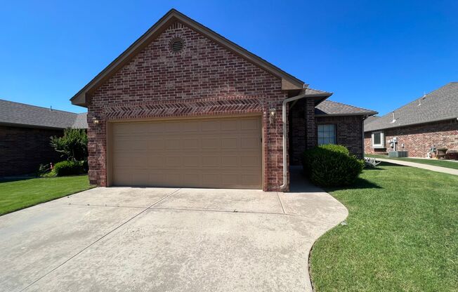 3 Bed 2 Bath 2 Car Garage In Moore & In Gated Community!!!!
