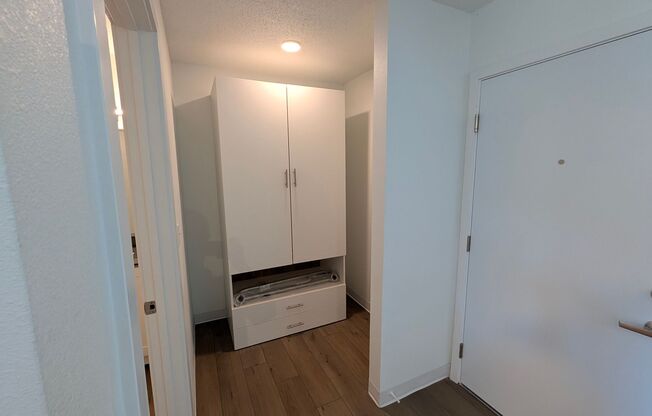 Studio, 1 bath, 479 sqft, $915, Unit 212