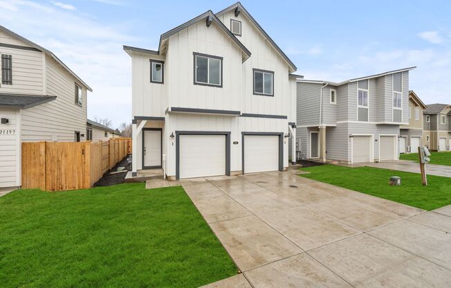 BRAND NEW 3 Bed/2.5 Bath Duplex with Fully Fenced Backyard - Golden Market Lane