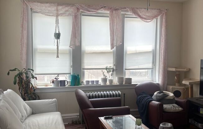 1 bed, 1 bath, 725 sqft, $1,195, Unit 4827-D2