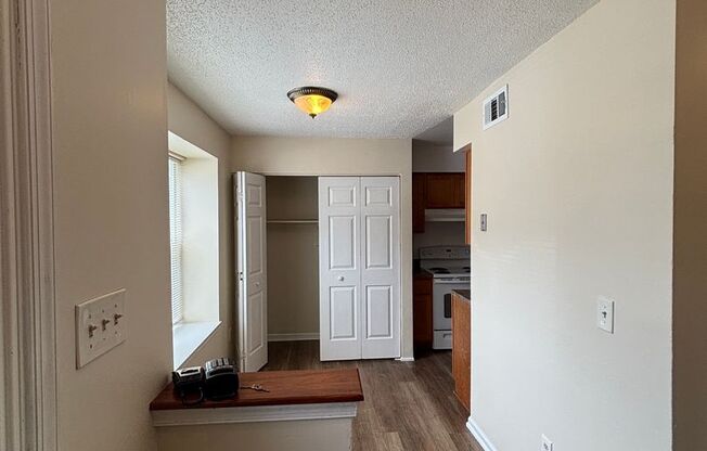 Beautiful 3 bedroom 1.5 Bath Fully Remodeled Town House
