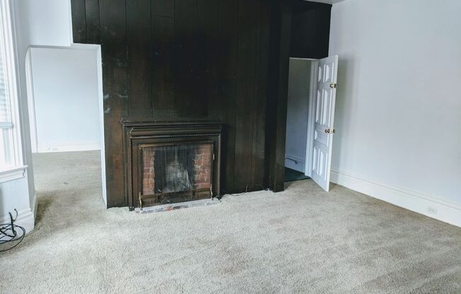 1 bed, 1 bath, $1,195, Unit 3rd Floor