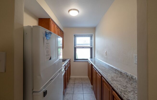 2 beds, 1 bath, 840 sqft, $1,040, Unit 106