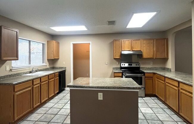 15838 Colton Wl