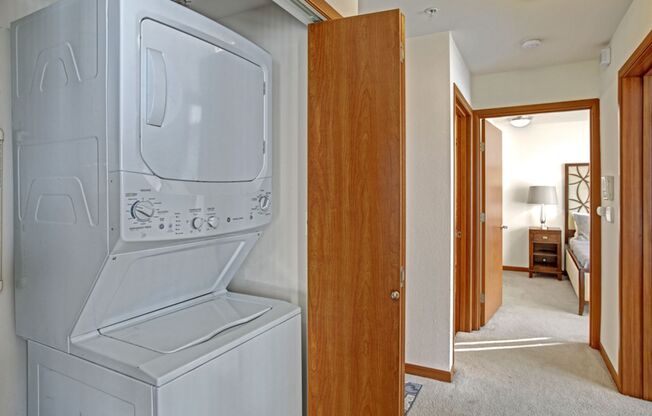 2 beds, 1 bath, 740 sqft, $2,286, Unit B207