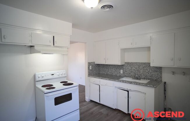 2 beds, 1 bath, 668 sqft, $1,150, Unit C