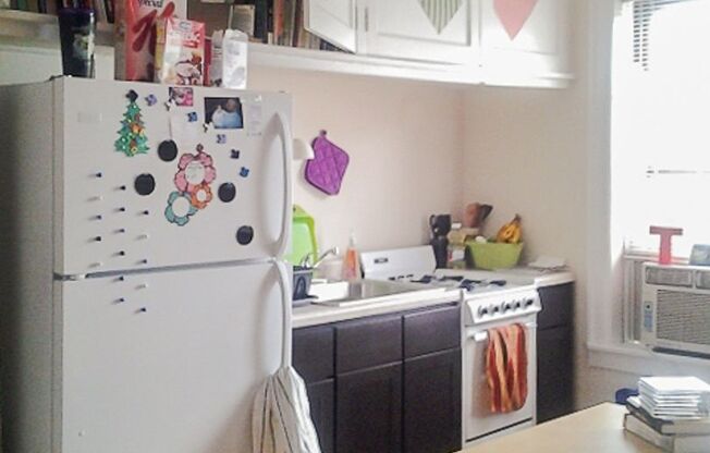 Studio, 1 bath, 350 sqft, $1,185, Unit 1948-2U