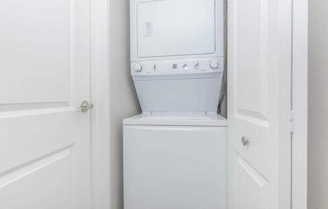 1 bed, 1 bath, 675 sqft, $1,325