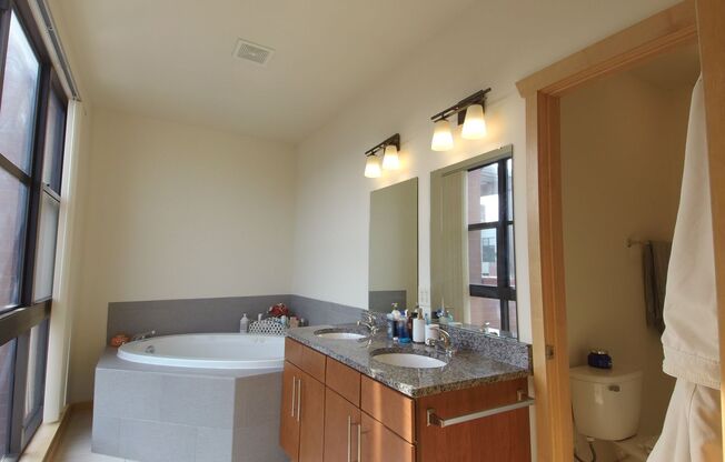 2 beds, 2.5 baths, 1,560 sqft, $3,295, Unit 402