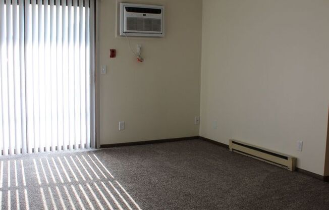 2 beds, 1 bath, $1,049.99