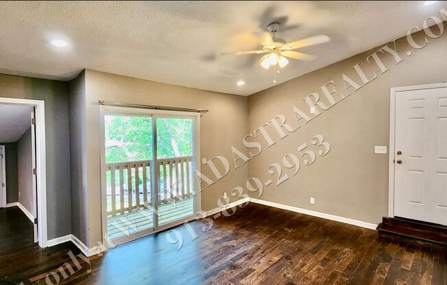 Nice Updated 3 Bed, 1 Bath in KCK-Available NOW!!