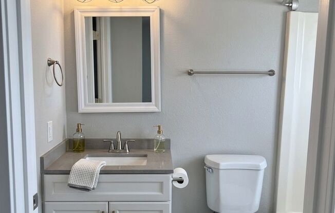 Studio, 1 bath, 650 sqft, $1,095, Unit 21