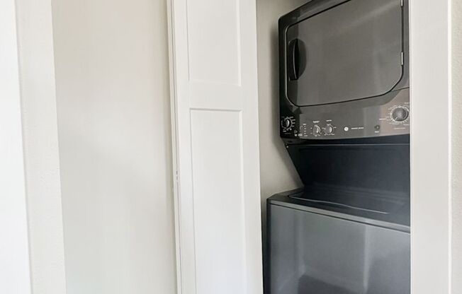 1 bed, 1 bath, 690 sqft, $1,200, Unit Cap6