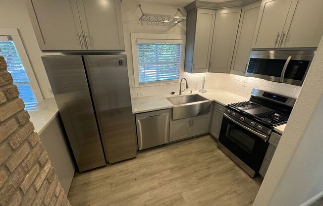 2 bedroom | 1 bathroom | Midtown apartment