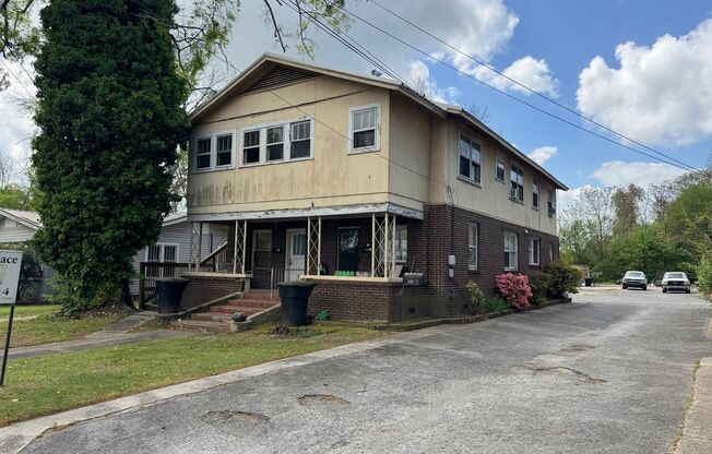 350 - 301 Elmwood Ave.