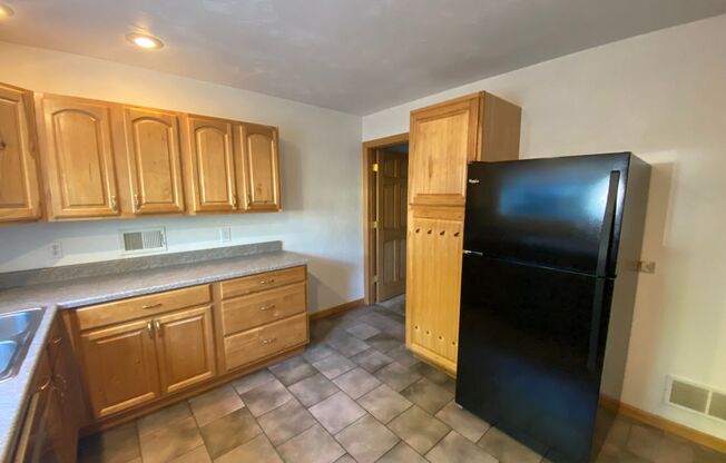 1118 Lafayette - 4 Bed/4.5 Bath Unit Near WMU/K College