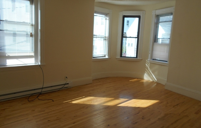 33 GAY HEAD ST