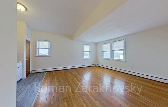182 N BEACON ST