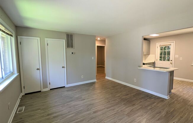 3906 Lexington