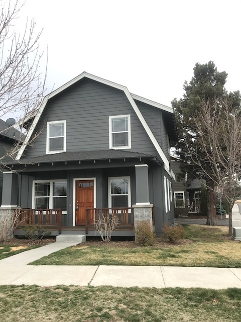 Delightful Northeast Bend Corner Home on Private Drive! 2891 NE Rainier