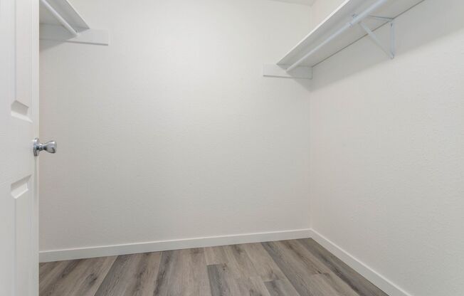 2 beds, 1 bath, 800 sqft, $1,740, Unit Unit 12