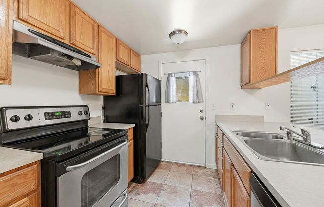 5576 MAGNOLIA TERRACE