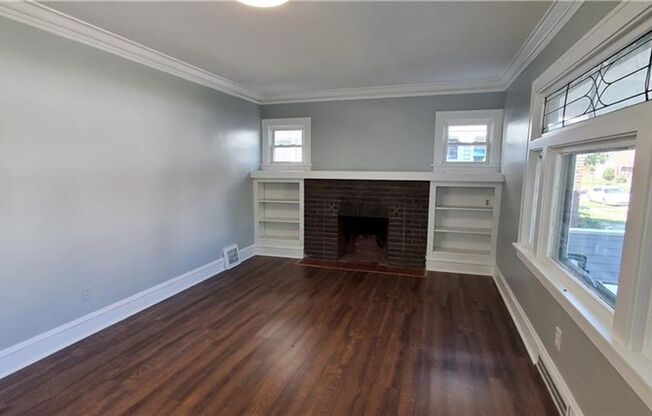 Beautiful CLE 4 bed/2 bath  - Available NOW!