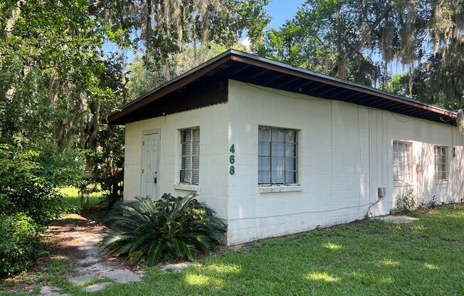 Cozy 1/1 in Orange Park Available Now!