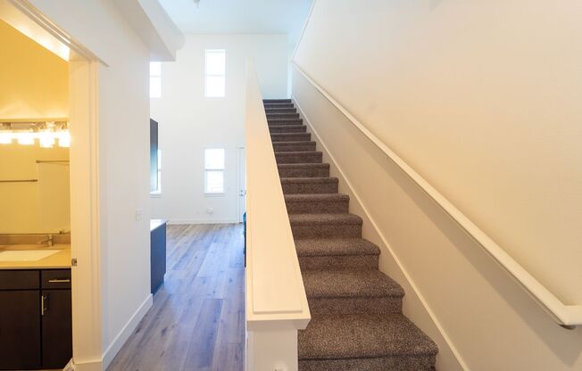 3 beds, 2 baths, 1,016 sqft, $2,299, Unit 1101