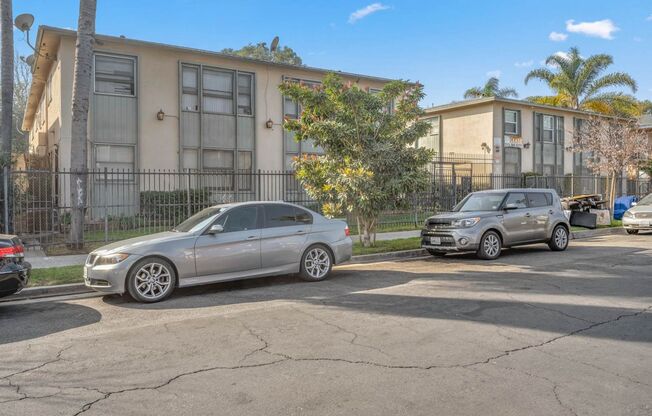 4108-4106 W. Palmwood Dr.