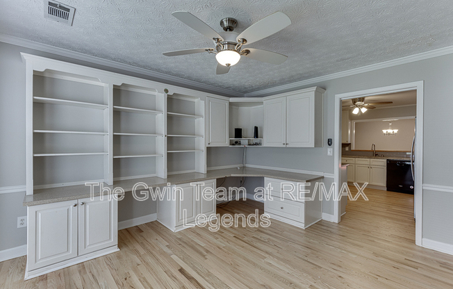 1813 RAMBLING WOODS DR