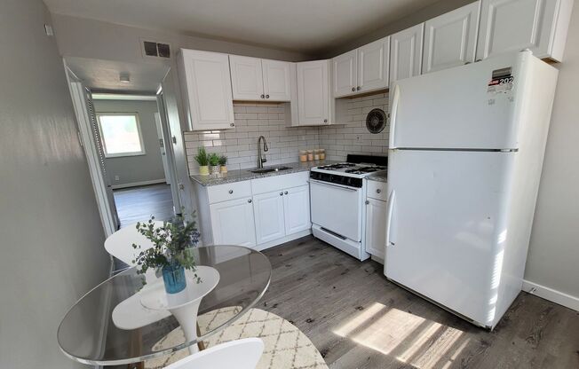 2 beds, 1 bath, 900 sqft, $1,050, Unit 8714-4