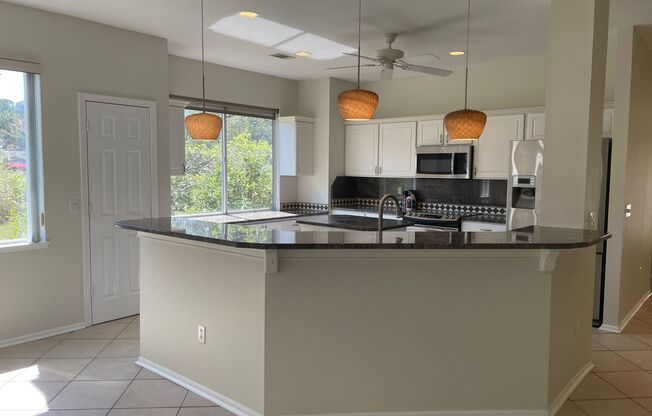 Unfurnished, Long Term Rental in Sun City!