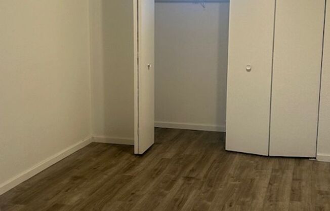 3 beds, 1 bath, $2,100