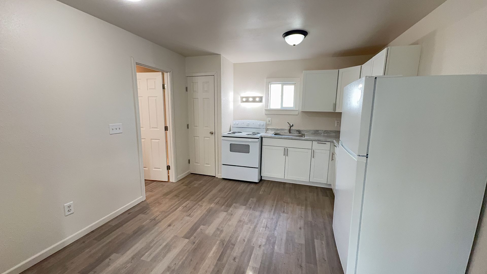 6928-1t - 329-339 S Grape