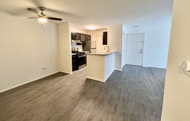 3 beds, 2 baths, 1,150 sqft, $1,625, Unit 27-103