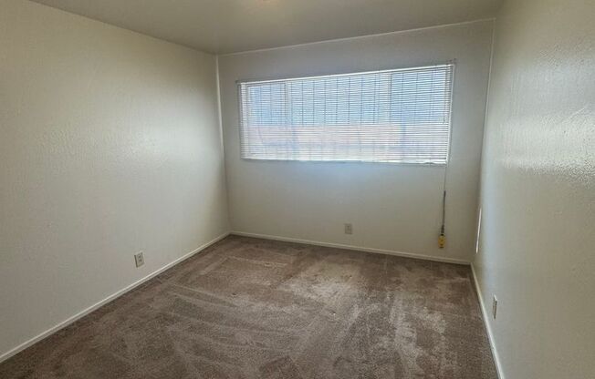 Spacious, Top Floor Two bedroom apartment near UC Berkeley and Telegraph Ave.