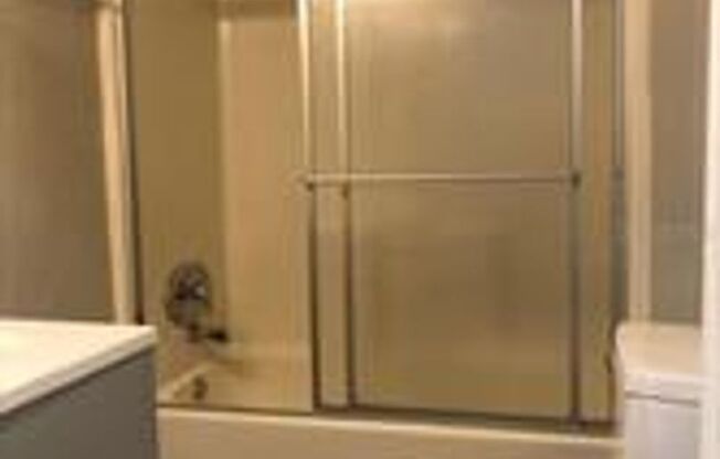 1 bed, 1 bath, $1,200