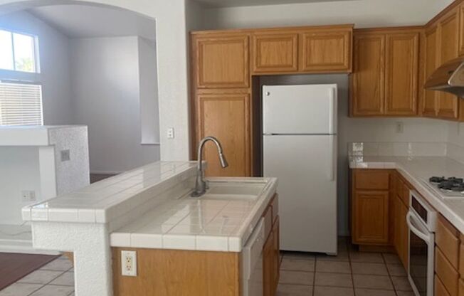 3 beds, 2 baths, $2,295