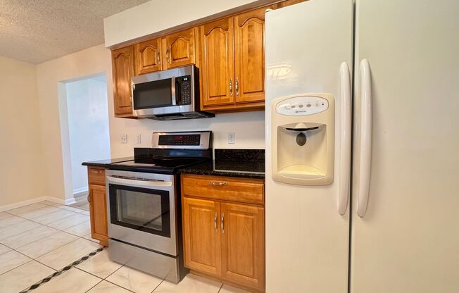 Charming 3 Bed/2 Bath Single Family Home in Winter Park!