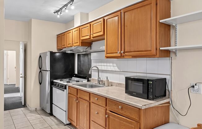 3 beds, 1 bath, 1,500 sqft, $3,100, Unit 3S