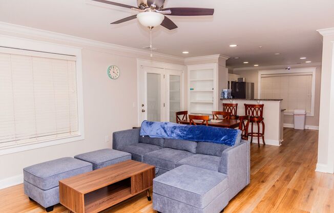 2 Bedroom/ 2 bath - entry level END UNIT with side balcony- Fully Furnished and only a $500 deposit- 1 month free!