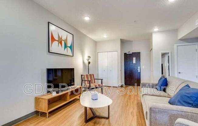 2 beds, 2 baths, 1,010 sqft, $1,560