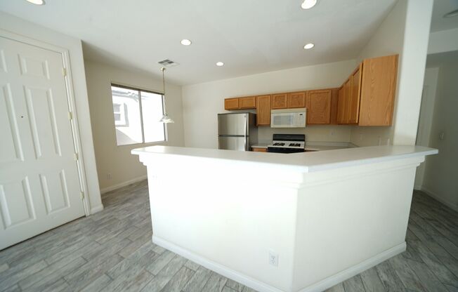 2 beds, 2 baths, $1,595, Unit -Clark County-