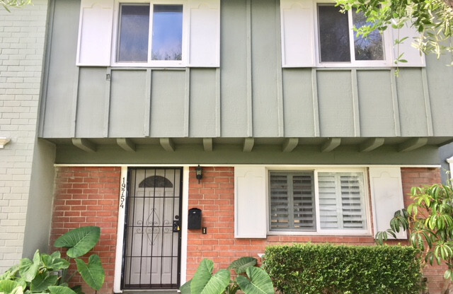 Huntington Continental: 4 Bedroom 1.5 Bath Attached Townhouse