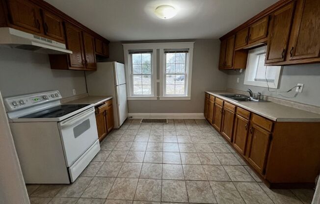 2 beds, 1 bath, $1,495