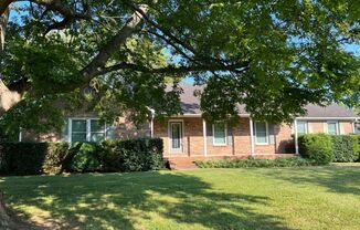 Beautiful 3BR 2BA One Level Home on Berkshire Drive **Gas Fireplace**