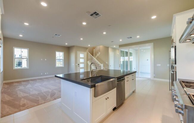 4BD/4Ba/2 Car Garage/Detached 3200sqft Great Park Irvine