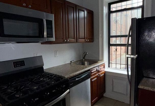 Hummingbird Heights 320
