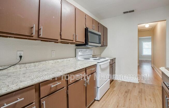 1016 E ARLINGTON AVE